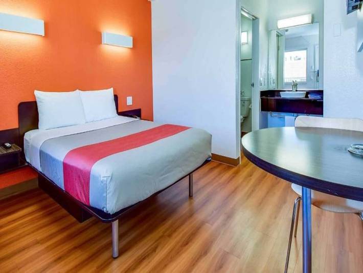 Apartamento entero, 1 cama tamaño queen | Se permite fumar in Riverside, Riverside County