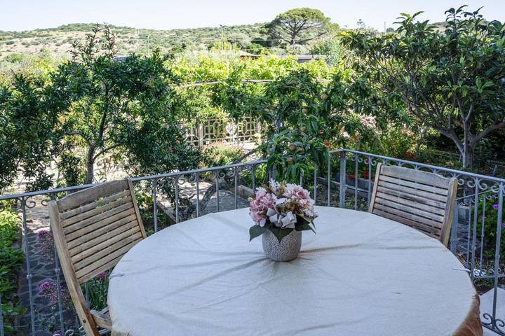 Gîte pour 6 personnes, avec balcon et vue ainsi que piscine et jardin à Mòdolo - 3
