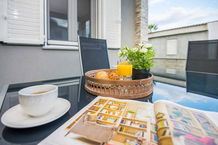 Ferienwohnung für 4 Personen, mit Terrasse und Balkon/Terrasse auf Vir