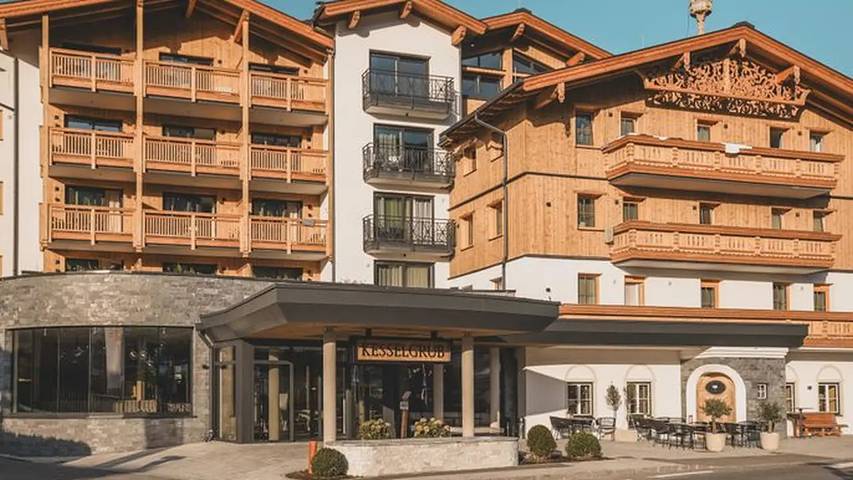 Hotel für 3 Personen, mit Whirlpool und Sauna sowie Garten und Balkon in Altenmarkt im Pongau - 2