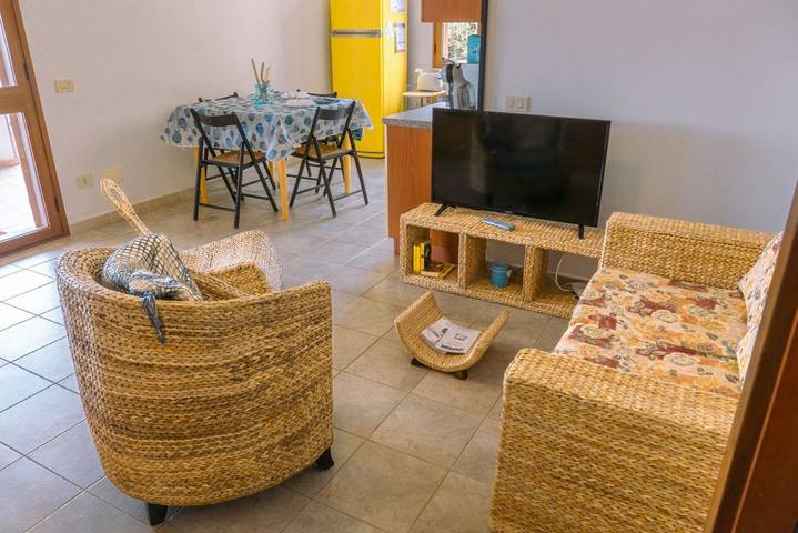 Appartamento intero, Calasetta Comfy Apartment x5 - w/ Terrace in Spiaggia Sotto Torre, Calasetta