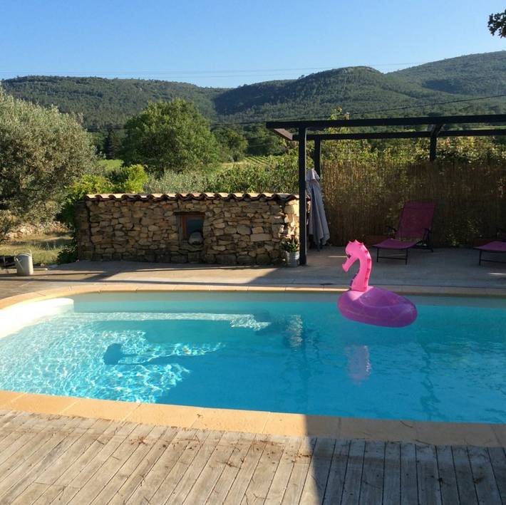 Chambre d’hôte pour 2 personnes, avec jardin ainsi que piscine et jacuzzi à Besse-sur-Issole