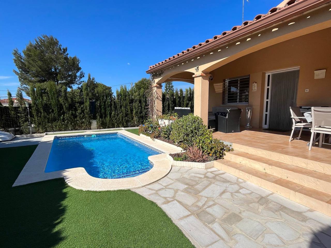 Villa Canarias mit privatem Poolhaus in Miami Platja in Mont-roig del Camp, Costa Dorada