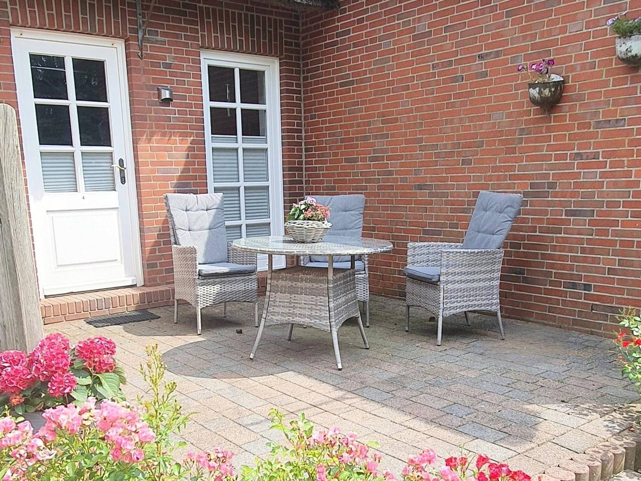 Ganze Wohnung, Ferienwohnung 'Ferienhof Jacobsen 4' mit Privatterrasse, Gemeinschaftsgarten und Wlan in Nordstrand (Gemeinde), Nordstrand