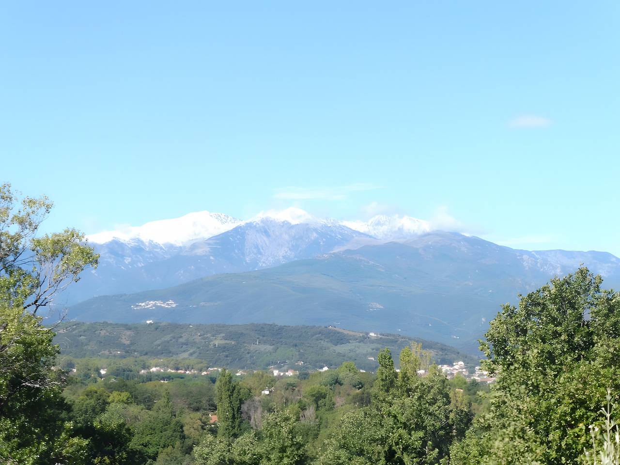 Gîte f2, dans un coin de paradis, avec piscine privative et wifi in Céret, Région de Céret