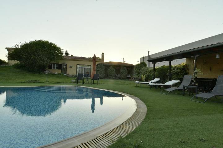 Großzügige Luxusvilla mit 4 Schlafzimmern, privatem Pool und Garten in Alexandroupolis, Evros