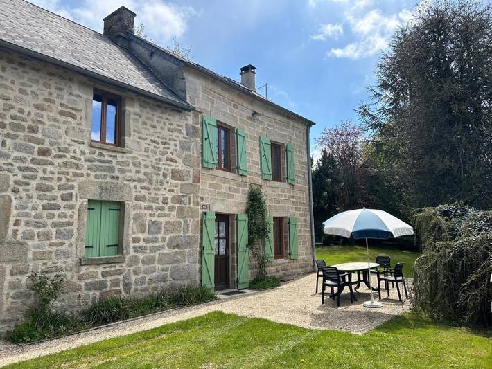 Gîte pour 4 personnes, avec jardin à Beaumont-du-Lac - 2