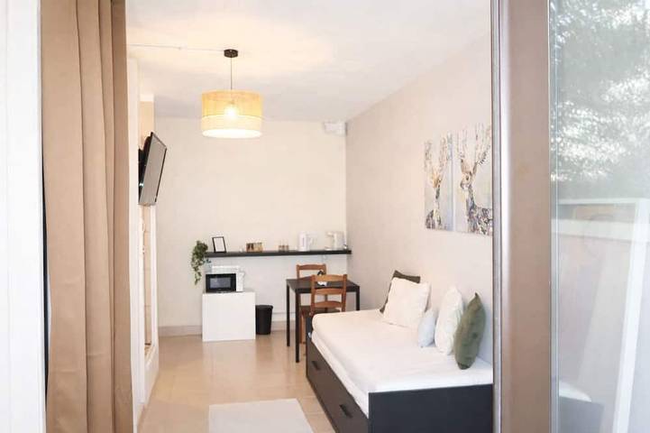 Appartement de vacances pour 2 personnes, avec terrasse à Meyzieu