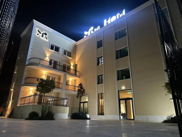 Hôtel pour 2 personnes, avec piscine ainsi que vue et jardin