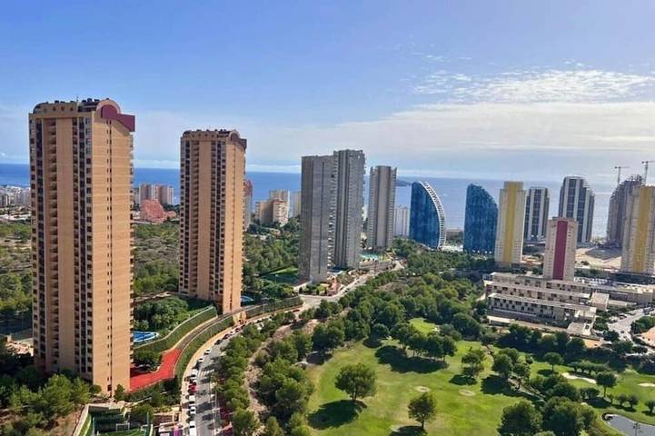 Vacation rental for 5 people, with Yard in Benidorm