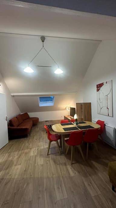 Appartement entier, One-Bedroom Apartment in Moulins-lès-Metz, Metz-Campagne