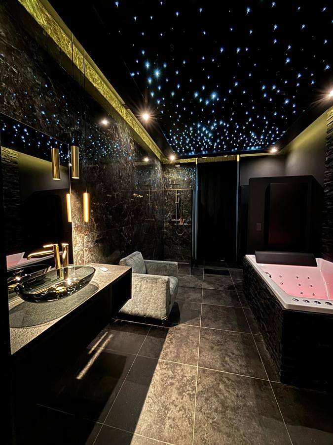 Hôtel pour 2 personnes, avec jacuzzi et sauna dans Morlanwelz-Mariemont