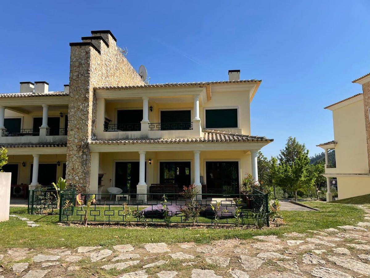 Apartamento inteiro, Two-Bedroom Apartment in Águas Belas, Distrito de Santarém