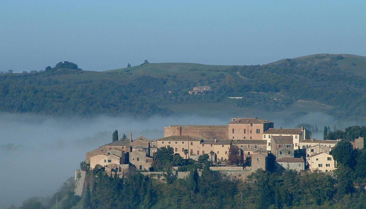 Villa with Private Pool in San Giovanni d'Asso, Montalcino