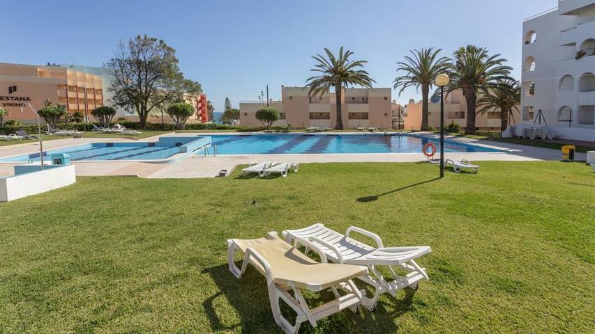 Gîte pour 4 personnes, avec piscine et balcon à Porches - 2