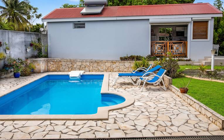Bungalow pour 4 personnes, avec jardin ainsi que piscine et terrasse - 1