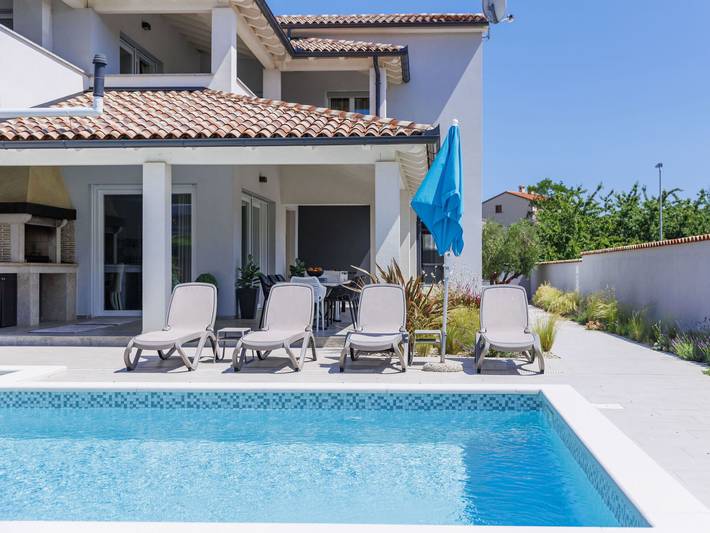 Villa für 8 Personen, mit Terrasse und Garten in Premantura - 4