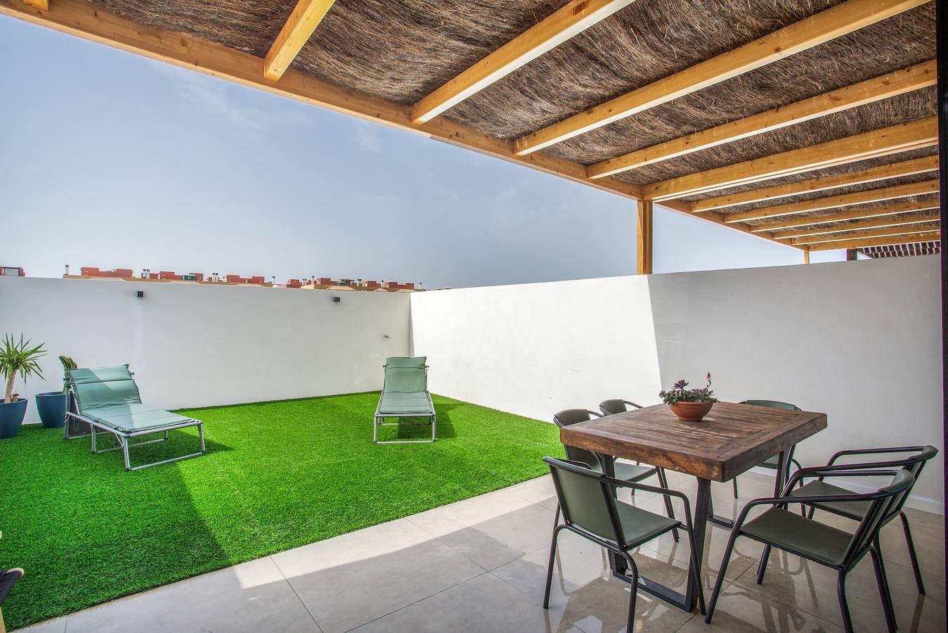 Ferienhaus 'Salitre y Lava' mit Gemeinschaftspool und privater Terrasse in Geafond, La Oliva