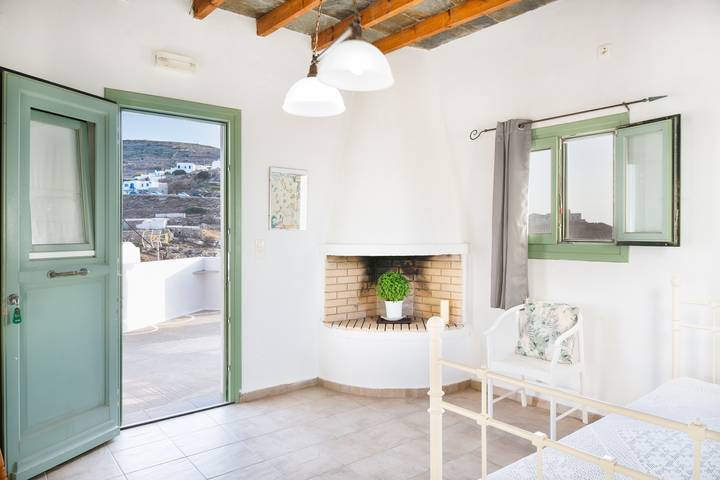 Ganze Wohnung, Paros Apartment – Haustierfreundlich mit Meerblick und Whirlpool in Sikinos