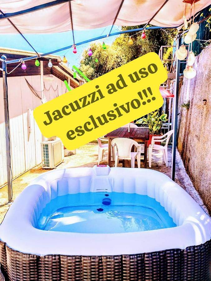 Bungalow per 3 persone, con panorama e giardino nonché terrazza, con animali domestici in Liguria