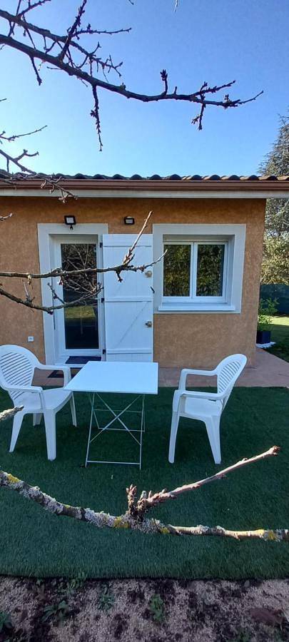 Gîte pour 3 personnes, avec terrasse à Chassieu - 3