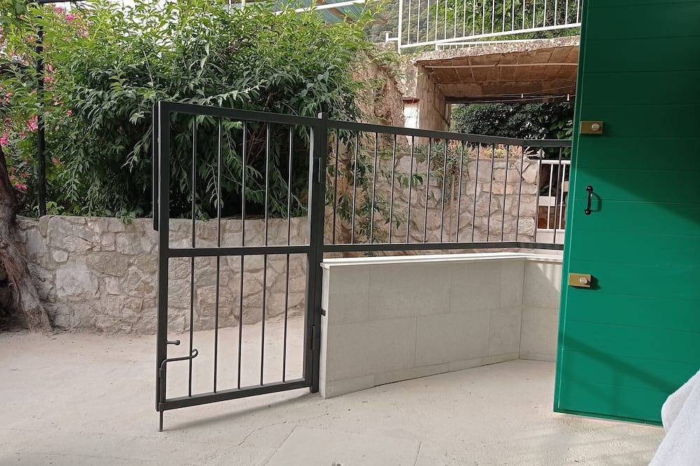 Ganze Wohnung, 1-Zimmer-Ferienwohnung mit Klima Pitve, Hvar in Pitve, Hvar