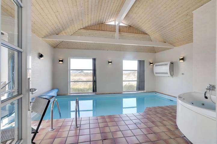 Ferienhaus für 12 Personen, mit Whirlpool und Terrasse sowie Sauna in Klitmøller - 2