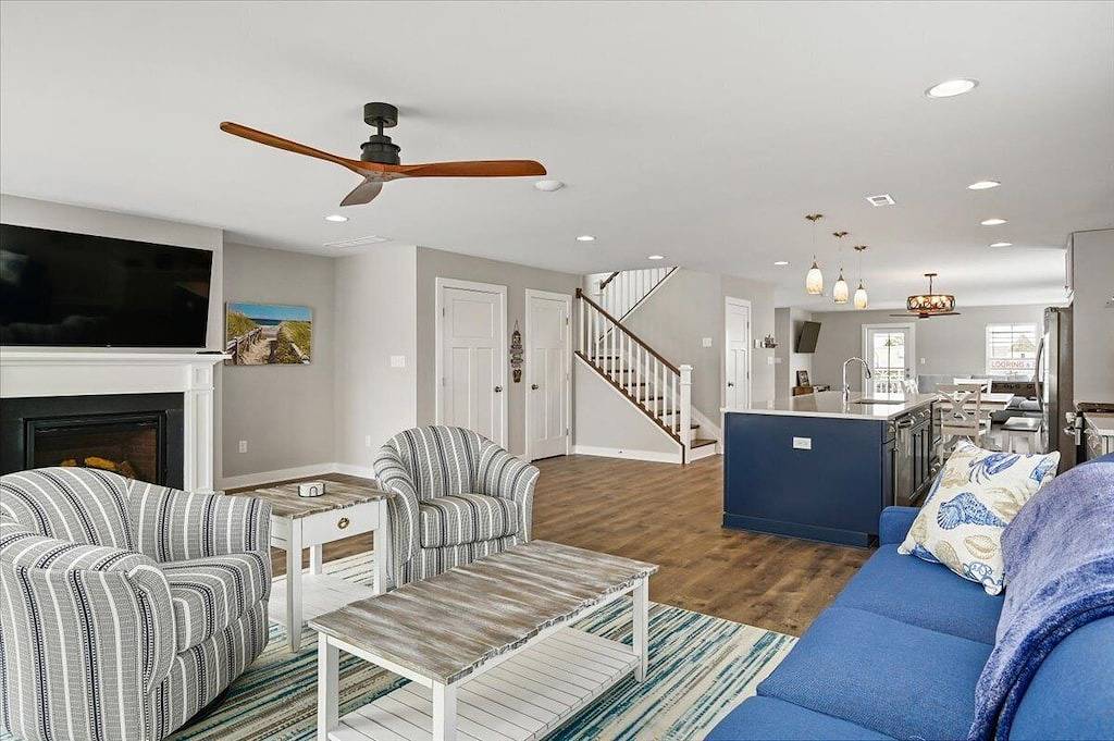 Luxurious & Comfy ~ 1 Block to Beach ~ ♛Royal Beds in Fenwick Island, Sussex County (Delaware)