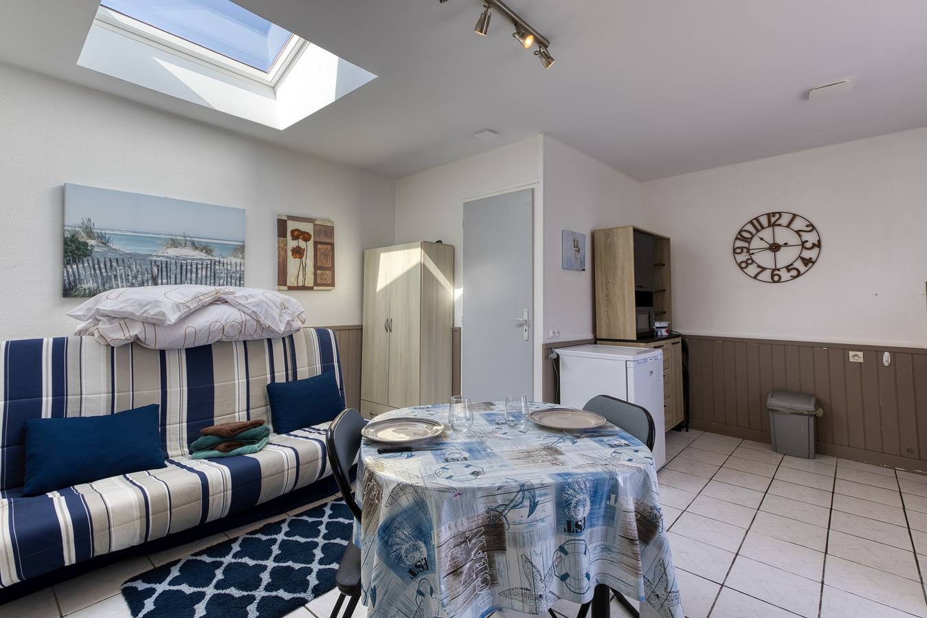 Studio entier, Studio à Bourcefranc-le-Chapus – Idéal Escapade à 2, Wi-Fi, Espace Télétravail, Proche Île d’Oléron in Bourcefranc-le-Chapus, Côte de Beauté