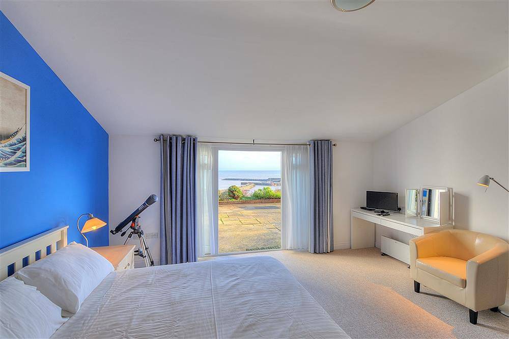 Entire apartment, 1 Harbour Heights in Lyme Regis, Dorset