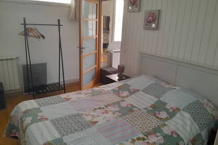 Gîte pour 3 personnes, avec Terrasse et Jardin dans Tréclun - 4