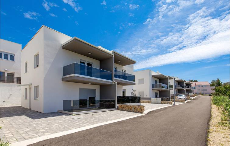 Apartamento de vacaciones para 4 personas, con terraza y jardín - 1