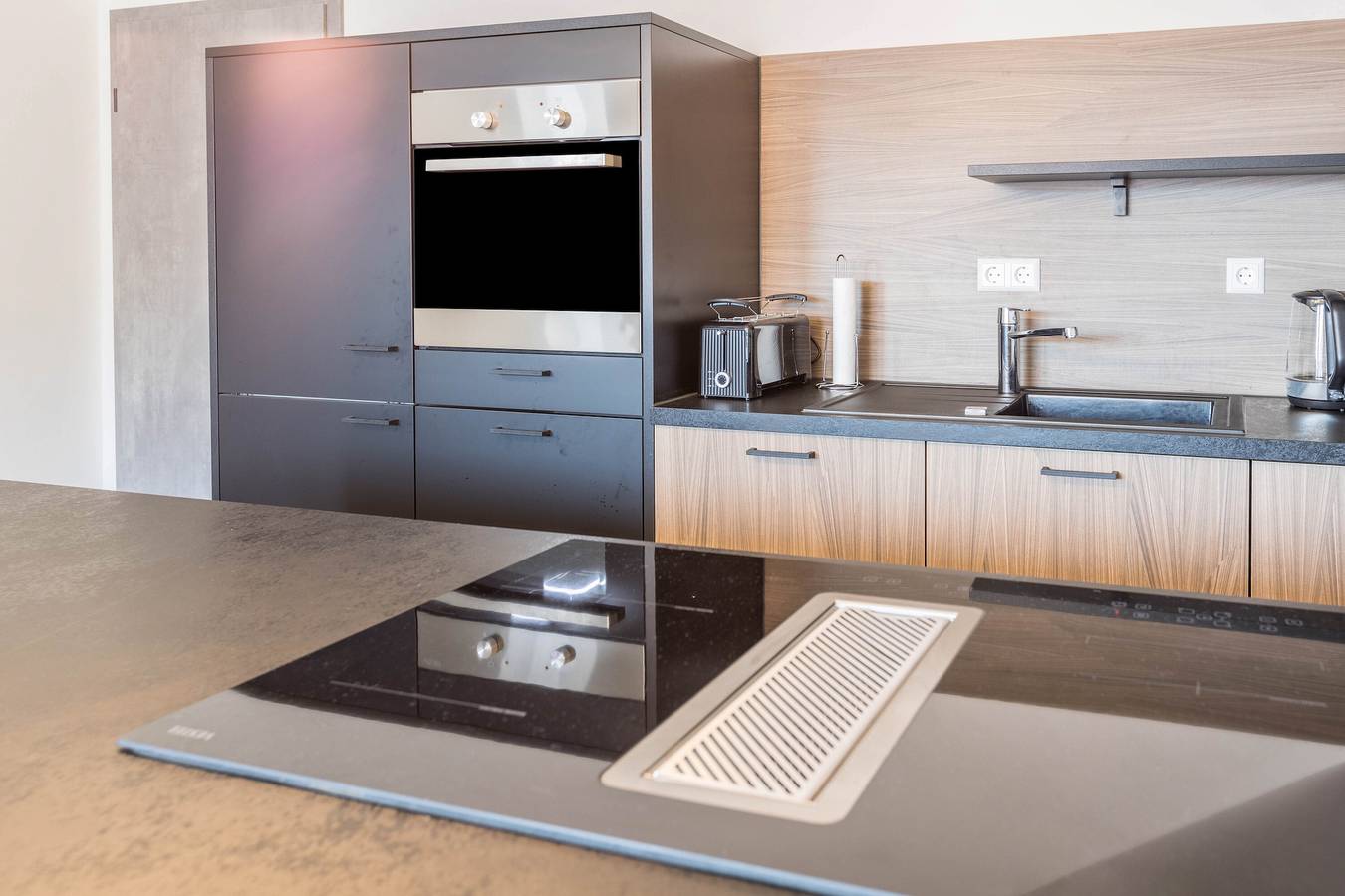 Apartamento inteiro, Apartamento de férias 'Zeichner' com vista para a montanha, Varanda e Wi-Fi in Geisingen, Hegau