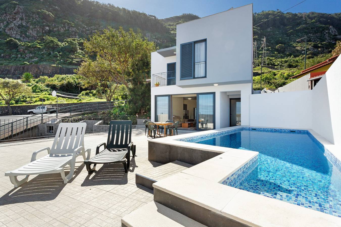 Villa "Casa Da Pontinha" com vista para o mar, jardim privado, piscina exterior e Wi-Fi in Machico, Madeira