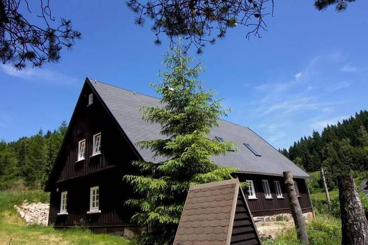 Ferienhaus für 13 Personen, mit Garten