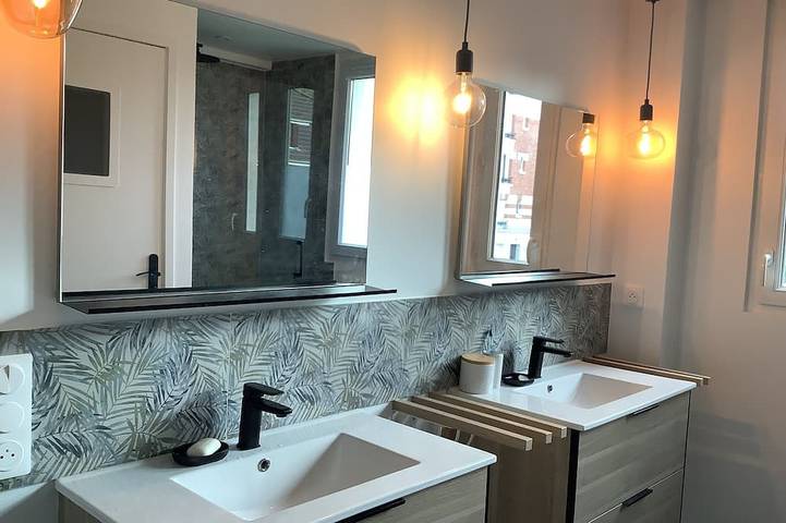 Gîte pour 7 personnes dans Gare de Becon les Bruyeres - 4