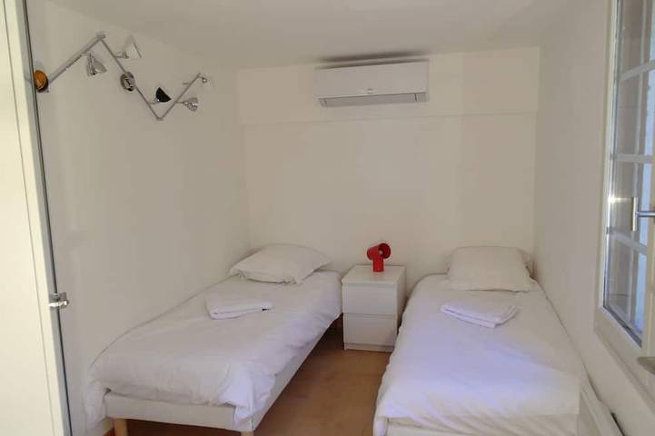 Location de vacances pour 6 personnes, avec jardin ainsi que piscine et terrasse à Villeneuve-lès-Avignon - 4