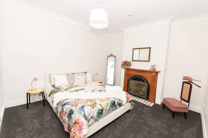 Holiday home for 8 people, with garden and balcony in Orange (NSW)