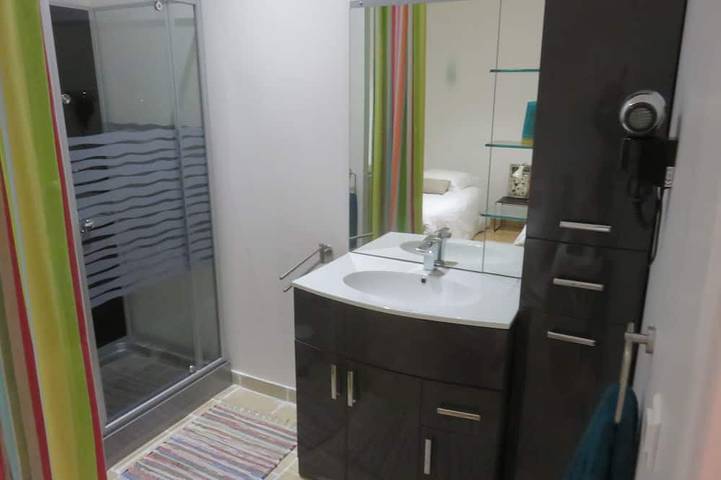 Appartement entier, Meublé  3 étoiles tout confort, récemment  rénové , centre historique calme in Castellane, Région Castellane