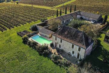 Location de vacances pour 8 personnes, avec terrasse et jardin à Pellegrue