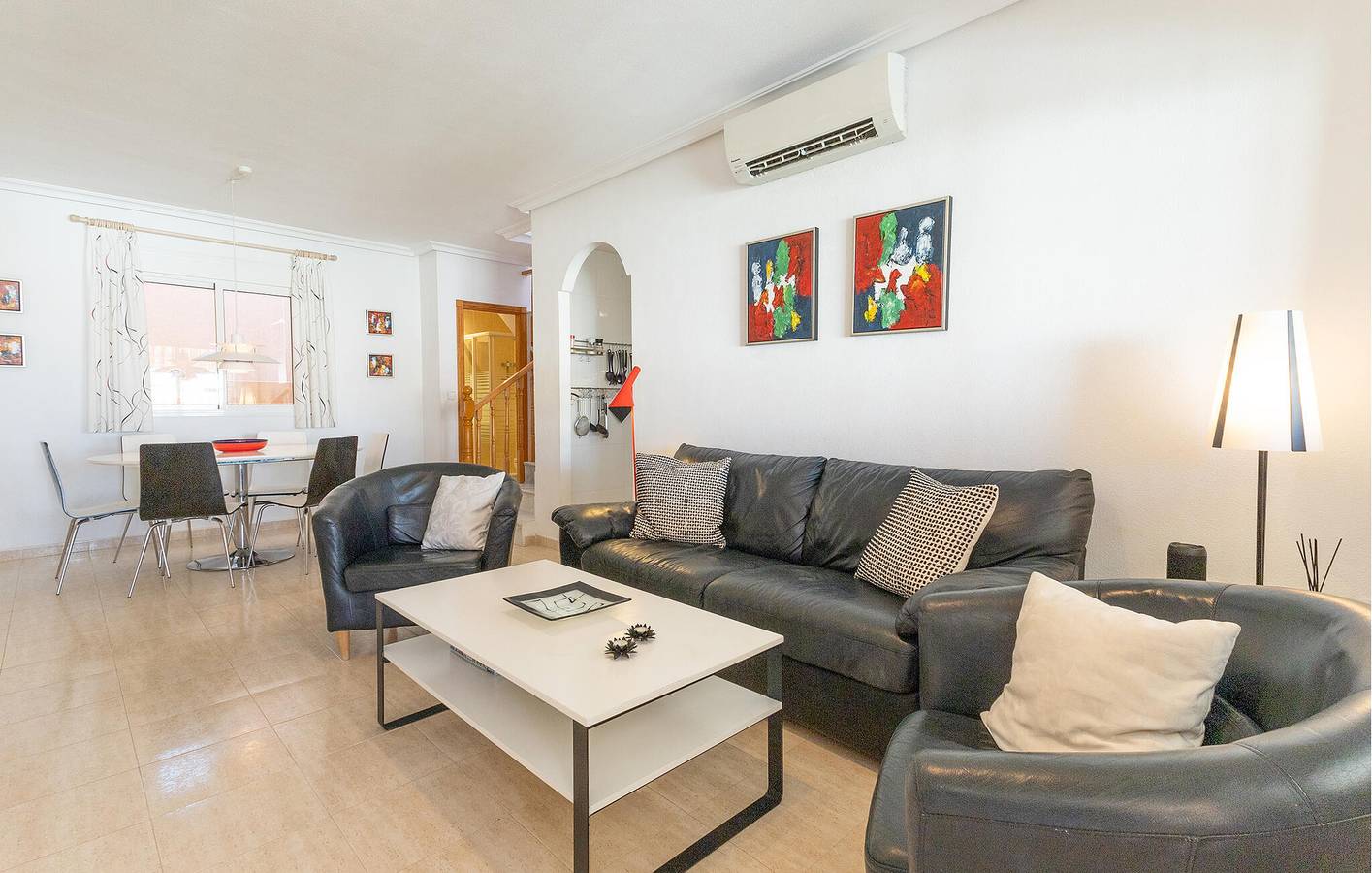 Geheel vakantieappartement, Modern Appartement bij Gran Alacant met Zwembad & Terras in Santa Pola, Costa Blanca