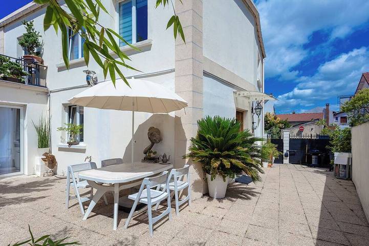 Location de vacances pour 12 personnes à Arcueil