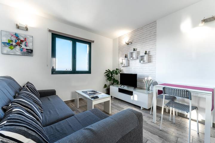 Entire apartment, Holiday Apartment "Las Vistas" with Sea View, Private Terrace & Wi-Fi in Mijas Pueblo, Mijas