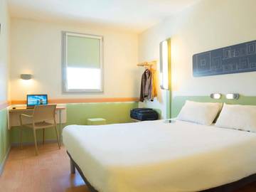 Hôtel pour 2 personnes, avec terrasse et piscine à Valence