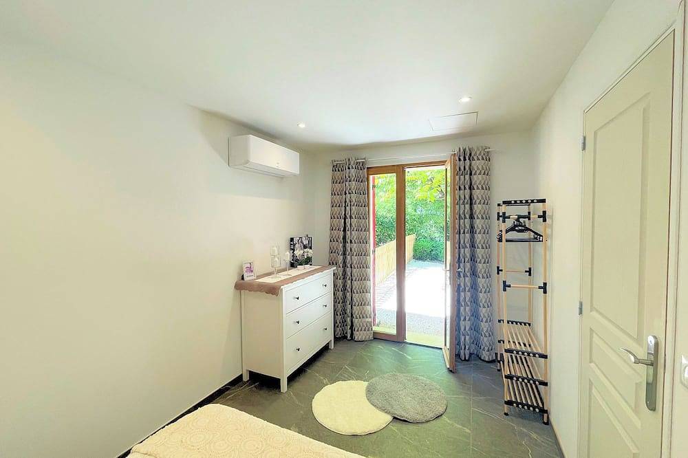 Gite de 38m2 en Campagne en Provence au Pied du Luberon à 15 Minutes du Colorado in Saignon, Regionaler Naturpark Luberon