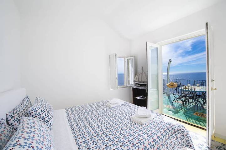 Auf dem Meer gesegnet Villa direkt. in Furore, Sorrento Coast