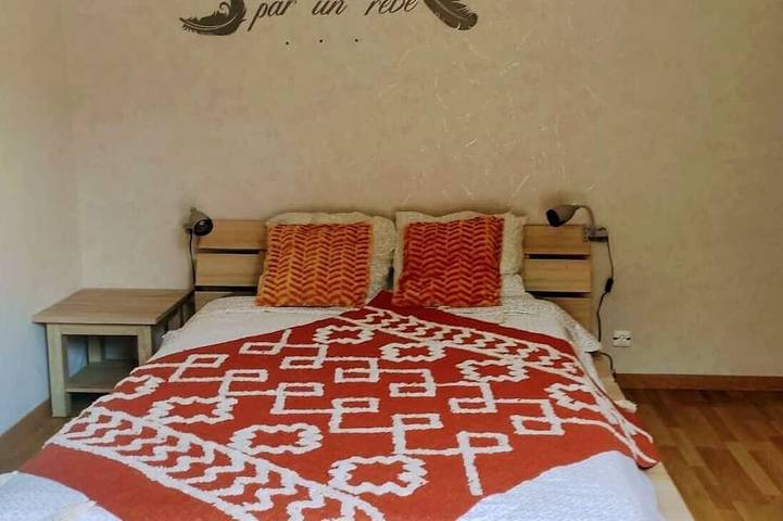 Location de vacances pour 8 personnes, avec terrasse et jardin à Brousses-et-Villaret - 2