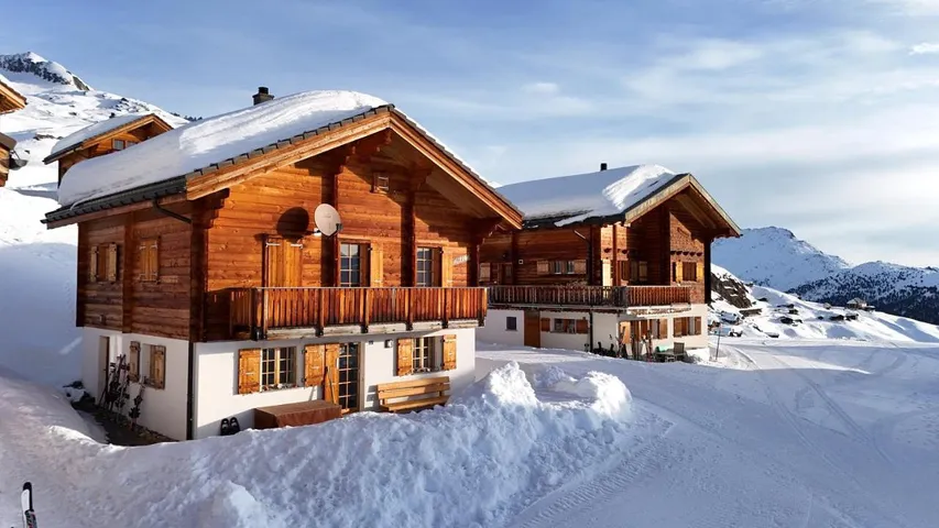 Chalet für 8 Personen, mit Ausblick und Balkon - 1