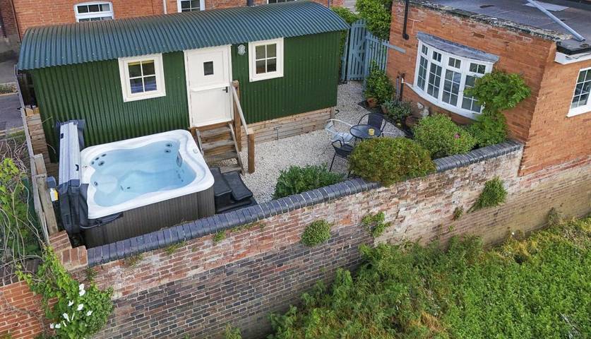 Holiday rental for 2 people, with hot tub in Tewkesbury
