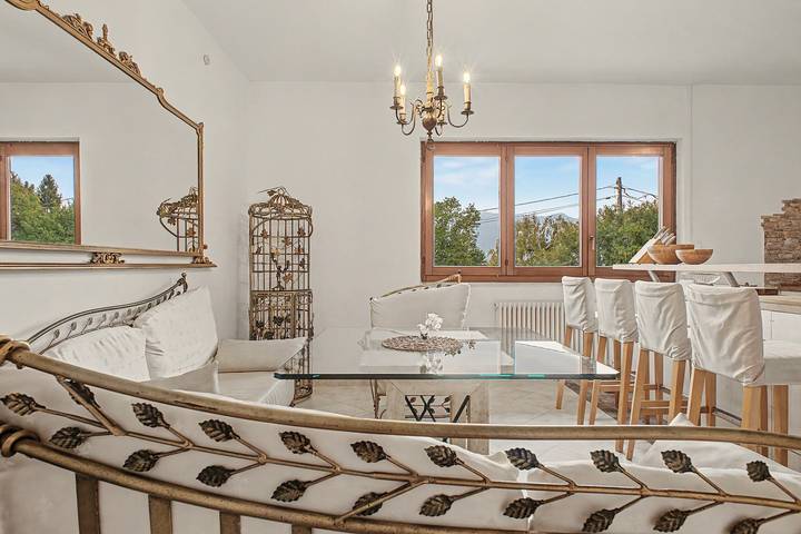 Appartamento intero, Casa Paradiso a Porto Valtravaglia in Porto Valtravaglia, Lago Maggiore (Lombardia)